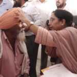 कैबिनेट मंत्री का ‘विज़न’: -डॉ. बलजीत कौर ने खुद की सैकड़ों मरीजों की आंखों की जांच, बांटी फ्री दवाइयां—-